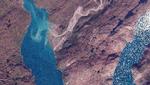  Her ses et satellitfoto af Narsarsuaq, hvor USA vil bygge en ny militærbase.. Narsarsuaq lufthavn var tidligere en amerikansk base kaldet  Bluie West One, som blev lukket i 1950'erne. Endnu en ny base skal opføres ved Mestersvig på Grønlands østkyst, hvor Siriuspatruljen har sin hjemmebase.  Foto: 2026 Planet Labs Pbc/Ritzau Scanpix