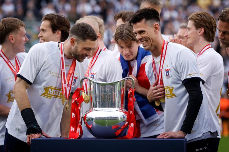 Selvom AGF's omsætning steg fra 188 til 231 millioner kroner i regnskabsåret 2025/26 , har især forsinkelsen af stadionbyggeriet trukket den forkerte vej i regnskabet Foto: Jens Dresling