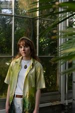 Sofie Riis Endahl debuterede som 17-årig i 2017. I 2021 blev hun nomineret til Politikens Litteraturpris for ungdomsromanen 'Pixie lever stadig'. 'Menneskeskabt' er Endahls første voksenroman. Foto: Rine Rodin