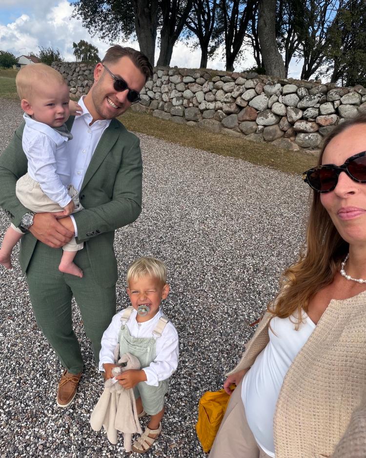 Familien Begtorp Eiholm tog et økonomisk valg for deres børn, da de var et halvt år gamle. Foto: Privatfoto