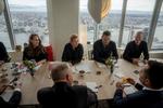 Prime Minister Mette Frederiksen, Foreign Minister Lars Løkke Rasmussen, Greenlandic Premier Jens-Frederik Nielsen and Greenland’s Minister for Foreign Affairs, Múte B. Egede, hold a final preparatory meeting at the residence of the Danish Consul General in Manhattan, New York, on Monday, 21 September 2026. The signing ceremony will take place on Tuesday in connection with the UN General Assembly, where an agreement between Denmark, Greenland and the United States will be signed. (Photo: Mads Claus Rasmussen/Ritzau Scanpix) Foto: Mads Claus Rasmussen/Ritzau Scanpix