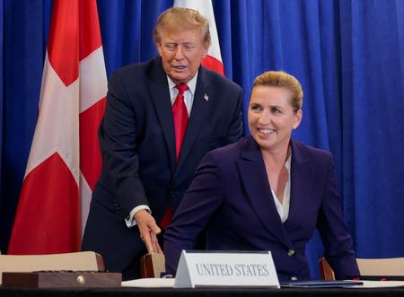 US President Donald Trump, Danish Prime Minister Mette Frederiksen and Greenland Prime Minister Jens-Frederik Nielsen (not pictured) attend a trilateral signing event regarding a deal on Greenland's security, during the 81st United Nations General Assembly (UNGA), in New York City, US, September 22, 2026. REUTERS/Kylie Cooper Foto: Kylie Cooper/Ritzau Scanpix