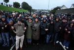 Garvaghy Road i Portadown er søndag blokeret af over 1.000 demonstranter, der ikke vil lade en protestantisk march gå gennem området. Foto: Cathal Mcnaughton/Ritzau Scanpix