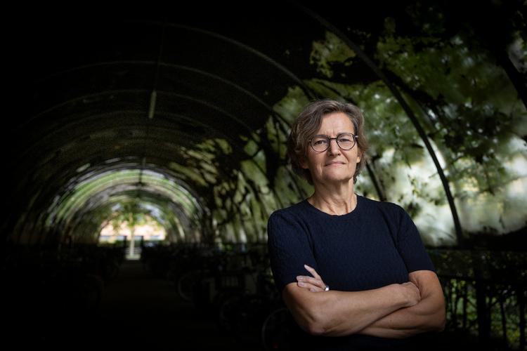 Topchefen i Movia, Dorthe Nøhr Pedersen, bliver selv irriteret, hvis hun skal vente for længe på bussen. Men som chef er det godt at kende sit produkt, siger hun. Foto: Mads Nissen