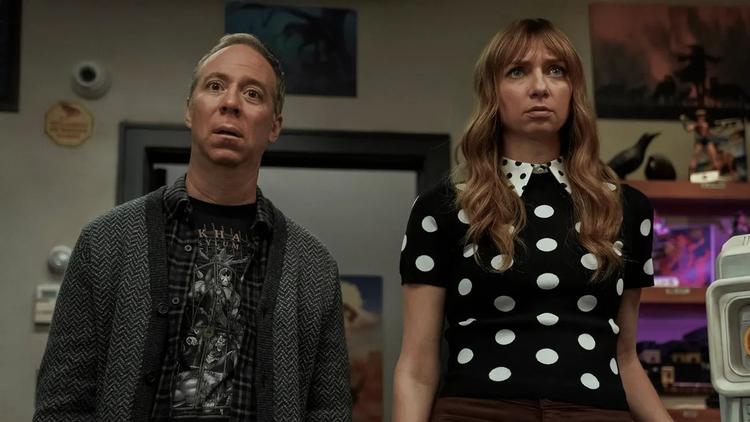I 'The Big Bang Theory' var Stuart og Denise bipersoner, men i 'Stuart Fails to Save the Universe' spiller Kevin Susman og Lauren Lapkus de centrale roller. Foto: Warner Bros