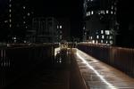 Der er fint sat lys i gelænderet, så kun brodækket oplyses, og man ikke blændes.  Foto: Karsten Ifversen