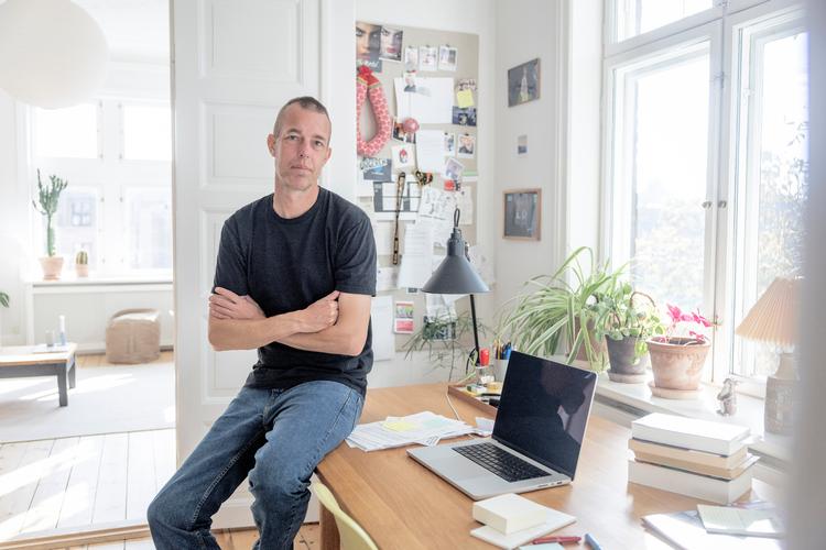 »Vi skal allesammen møde sygdom, men det er ikke det sjoveste i starten af tyverne. Det skulle jeg bare overvinde«, siger     Mads Matthiesen. Foto: Mads Nissen