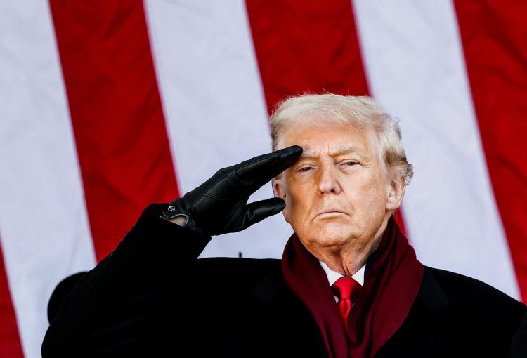 USAs præsident Donald Trump har bombarderet tv-seerne med reklamer med ham selv i hovedrollen. I første omgang skulle skatteyderne betale, nu skriver præsidenten, at hans egen kampagneorganisation tager regningen. Foto: Kevin Lamarque/Ritzau Scanpix