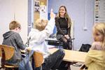 Politikens Undervisningspris hylder undervisere, der hver dag gør en særlig indsats for elever. Nu er det sidste chance for at indstille en lærer til prisen.  Foto: Janus Engel/Janus Engel