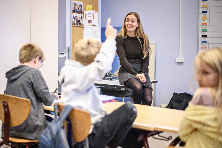 Politikens Undervisningspris hylder undervisere, der hver dag gør en særlig indsats for elever. Nu er det sidste chance for at indstille en lærer til prisen.  Foto: Janus Engel/Janus Engel