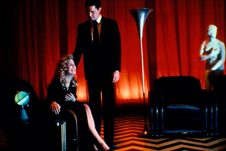 Derfor er ’Twin Peaks’ ikke bare en comfort food i tv-format. Det er en guidet tur gennem menneskets indre efterårsmørke. Lige så hyggelig som uhyggelig.  Foto: Mary Evans/af Archive/twin Peaks/Ritzau Scanpix