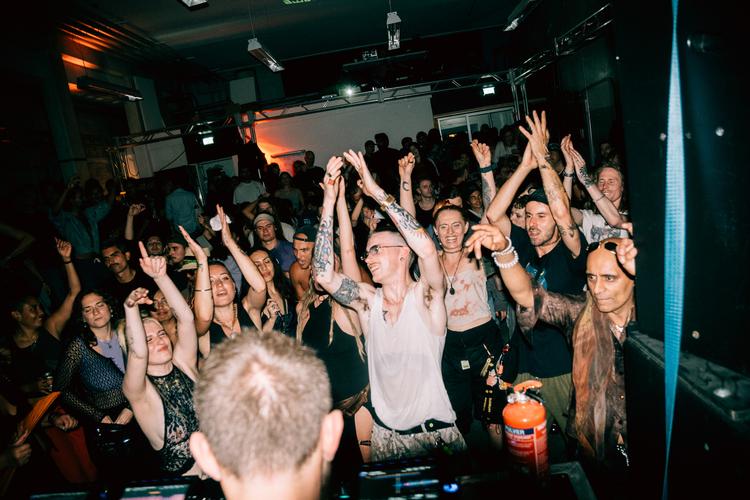 Mange dansede med, da Københavns nye kulturelle frizone Pylonen blev indviet i september. Pr-foto: Arthur Aizikovic