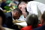Tobias Rausch (th) fra partiet Alternative für Deutschland (AfD) er den første højreradikale parlamentsformand i en tysk delstat siden Anden Verdenskrig.  Foto: Jan Woitas/Ritzau Scanpix