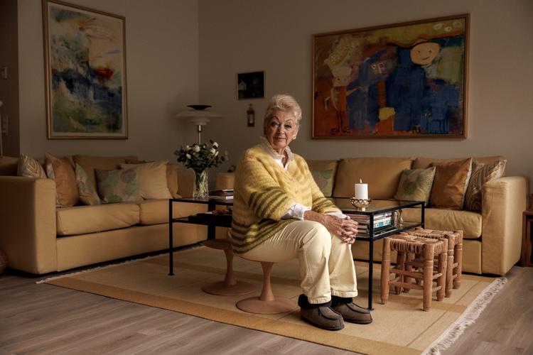       Helle Degn bor i seniorbofællesskab i Fredensborg.  Foto: Jacob Ehrbahn