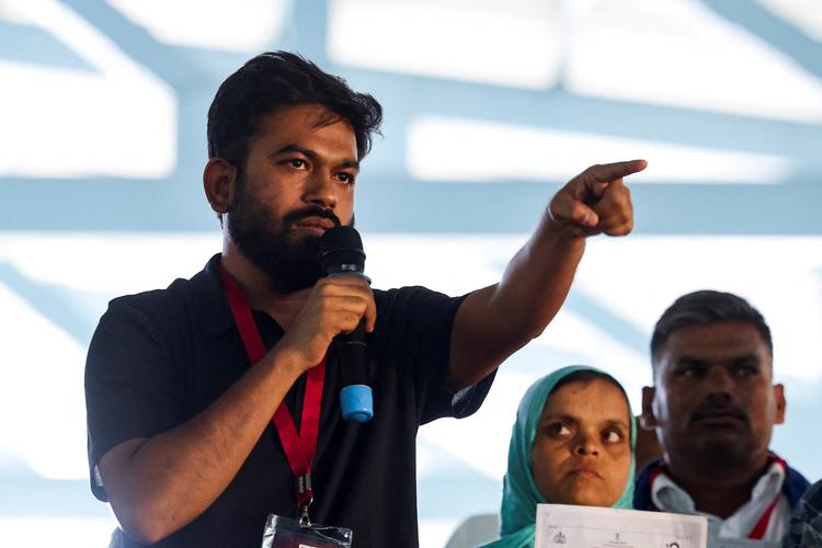 Abhijeet Dipke er 31 år gammel og stiftede den indiske ungdomsbevægelse Cockroach Janta Party (CJP). Foto: Priyanshu Singh/Ritzau Scanpix