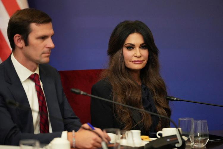Kimberly Guilfoyle er tidligere tv-vært på Fox News og offentlig anklager i Californien, og så var hun engang forlovet med Trumps søn Donald Jr. og har været gift med den demokratiske guvernør i Californien, Gavin Newsom. Foto: Mark Schiefelbein/Ritzau Scanpix