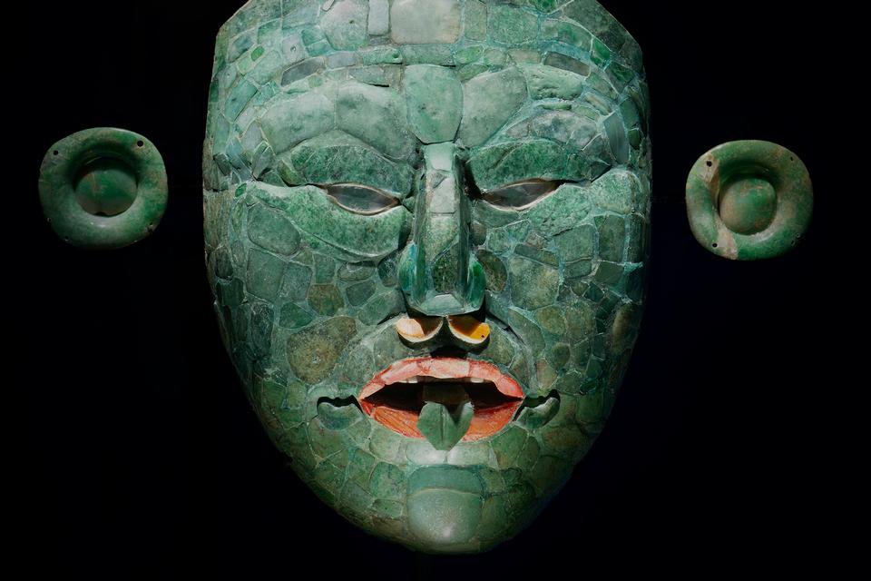 Endnu en betagende jademaske.  Foto: Secretaria de Cultura og Instituto Nacional de Antropología e Historia (INAH), Mexico, Moesgaard