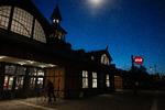 Forsinkelserne skyldes, at der fredag udbrød brand i en sikringshytte ved den vestfynske stationsby Aarup. Foto: Thomas Borberg