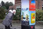 Knud V. Engelhardts plakatsøjler har stået i Gentofte Kommune i over 100 år og er stadig i brug som både poetiske og praktiske designobjekter.  Foto: Krass Clement