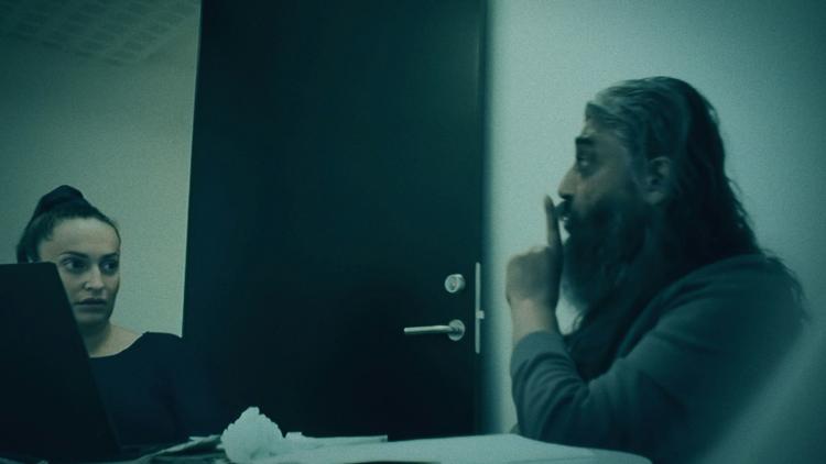 Skjulte video- og lydoptagelser af Fasar Raja og Amira Smajic slørede, hvad der så ud til at være alvorlig kriminalitet. Foto: TV 2 Danmark