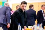 Den ukrainske præsident Zelenskyj sluttede en intens uge af med at speeddate de europæiske ledere og tale med EU-pressen.  Foto: Olivier Hoslet/Ritzau Scanpix