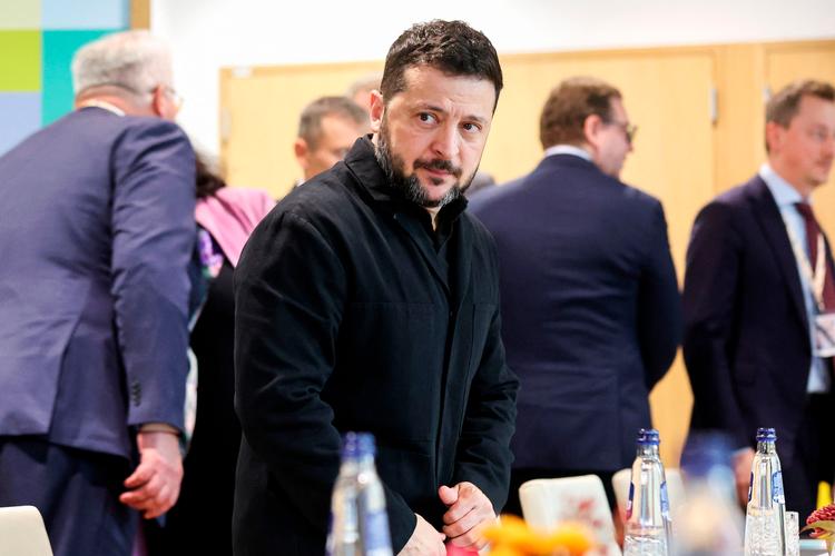 Den ukrainske præsident Zelenskyj sluttede en intens uge af med at speeddate de europæiske ledere og tale med EU-pressen.  Foto: Olivier Hoslet/Ritzau Scanpix