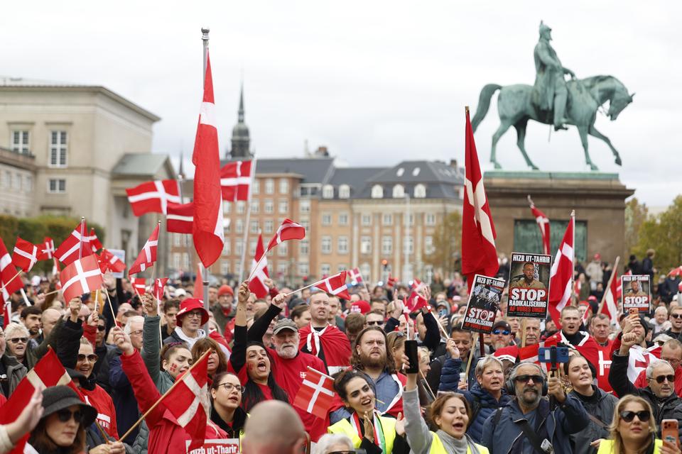 Remigration samler demonstranter på begge sider: »Det er ren hadprædiken«