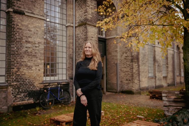»Det er så elendigt at gå og bagtale folk, så det prøver jeg ikke at dyrke«, siger Susanne Jøker Johnsen. Foto: Miriam Dalsgaard