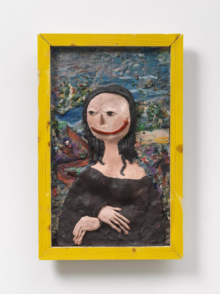 Sjov og ballade fra børneværelset? Den østrigske kunstnergruppe Gelitin har i mange år lavet kopier af Leonardos Mona Lisa i modellervoks. På Museum Jorn hænger de for tiden i flere mere eller mindre groteske versioner.  Foto: Museum Jorn