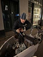 Marvin Christensen voksede op i Dronningens Tværgade og blev som baby pakket ind i en dyne og kørt ud til Amaliehaven i en Christiania-cykel. I dag har han selv slået sig ned i Indre By. Foto: Privat