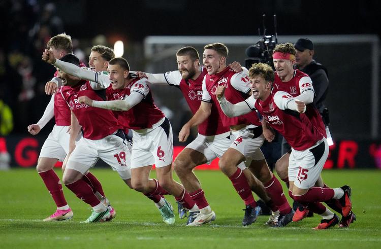  Fleetwood Town fra bunden af den fjerdebedste engelske række leverede en vaskeægte sensation mod det engelske mesterhold Arsenal. Foto: Jon Super/Ritzau Scanpix