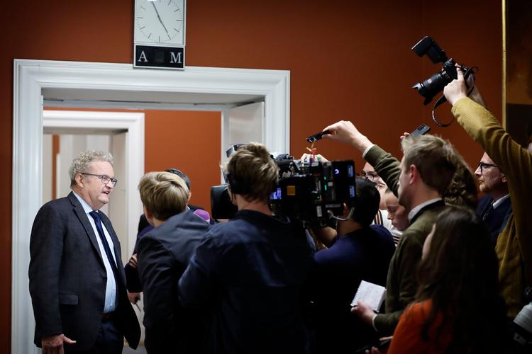 Preben Bang Henriksen på Christiansborg i går, hvor han var blevet ekskluderet fra Venstre efter et gruppemøde.  Foto: Jens Dresling