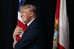Donald Trump glæder sig åbenlyst til at være den, der tegner USA's rolle i verden. 