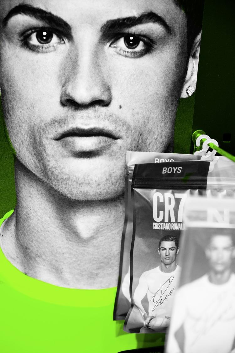 Cristiano Ronaldo og den danske tøjkoncern JBS indgik i 2013 deres første millionaftale om en fælles tøjlinje.  Ronaldo er nu blevet fældet af de spanske skattemyndigheder for en skattelykonstruktion, som også blev anvendt i aftalen med JBS.  Thomas Borberg/POLFOTO