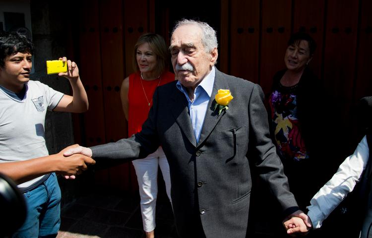 Den colombianske Nobelprisvinder i litteratur, Gabriel Garcia Marquez, sendte en række af manuskripterne til sine værker til den cubanske præsident Fidel Castro, der i en årrække fungerede som en 'uofficiel redaktionssekretær'. 