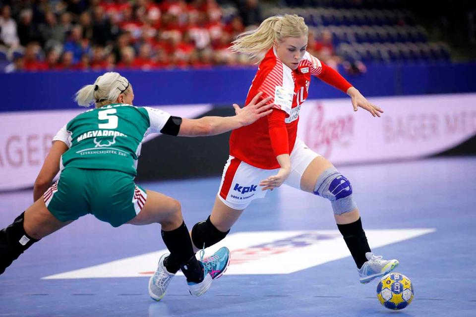 Ungarns Krisztina Triscsuk og Danmarks Lotte Grigel. Foto: Jens Dresling 