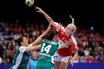 Danmarks Stine Jørgensen  og Ungarns Ungarns Anett Kisfaludy. Foto: Jens Dresling 