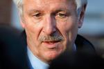 Politiinspektør Mogens Lauridsen udtrykte på et pressemøde i dag sin opbakning til håndteringen af tyverianmeldelsen af det våben, der tirsdag dræbte en politibetjent. 