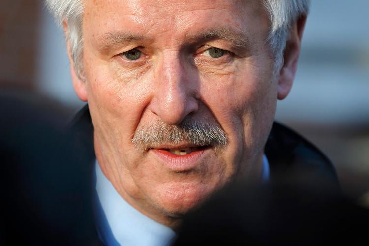Politiinspektør Mogens Lauridsen udtrykte på et pressemøde i dag sin opbakning til håndteringen af tyverianmeldelsen af det våben, der tirsdag dræbte en politibetjent. 