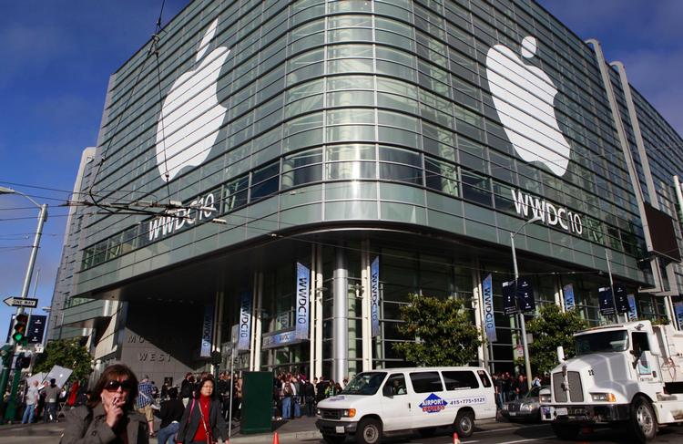 Giganten Apple er oppe imod en dansk forbruger ved retten i Glostrup i dag. (AP Photo/Paul Sakuma) 