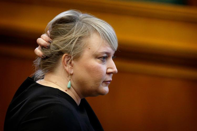 Liberal Alliance vender rundt på fem af den tidligere V-regerings forslag. Hvor de tidligere var imod, vil de nu stemme for i Folketingssalen.  