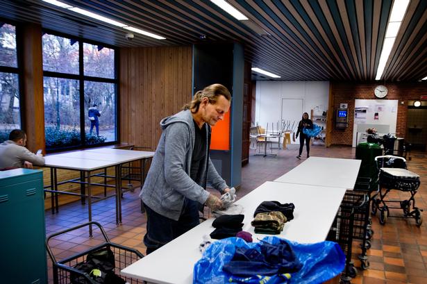 15 kr for en vask. Parly Jan Henri  Redke i bebyggelsens vaskeri. 
