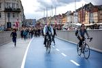 Inderhavnsbroen forbinder Nyhavn med Christianshavn 