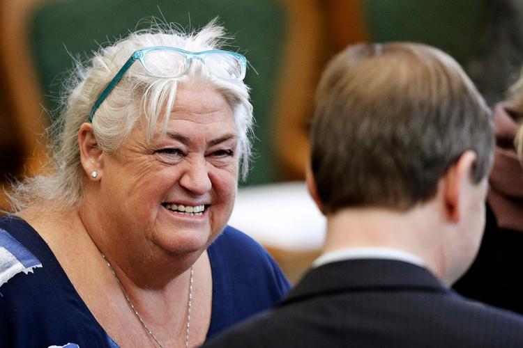 »Der er ingen grund til at tro, at hun ikke var 100 procent klar over den politiske platform, hun sagde ja til. Altså massive skattelettelser, markant færre offentligt ansatte og så noget tryllestøv omkring opgør med regler«, skriver Noa Redington om Thyra Franks beslutning om at blive medlem af Liberal Alliance. 