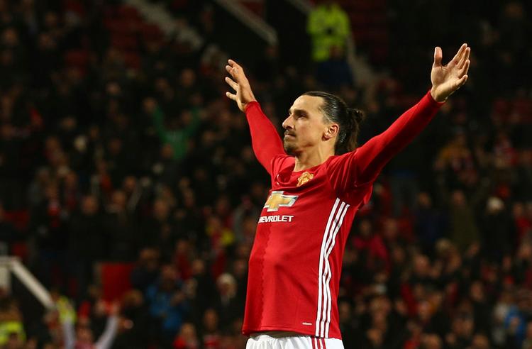 Zlatan Ibrahimovic ventes selv at skyde penge i filmen, der fortæller om, hvordan han blev verdensstjerne.  