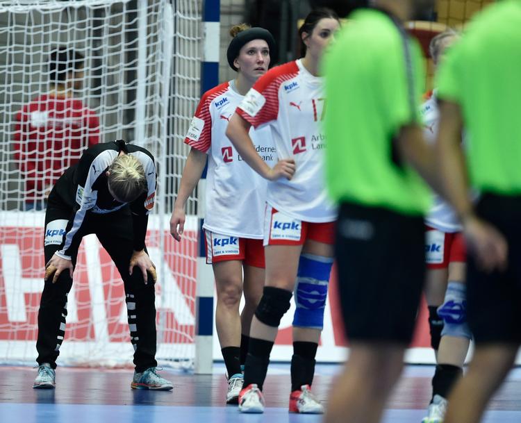 I det sidste minut var Sandra Toft rasende tæt på at redde, da Norge scorede til 22-20. 