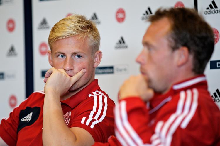 Kasper Schmeichel (tv.) og Michael Krohn-Dehlis klubber ramler sammen i mesterligaen.  