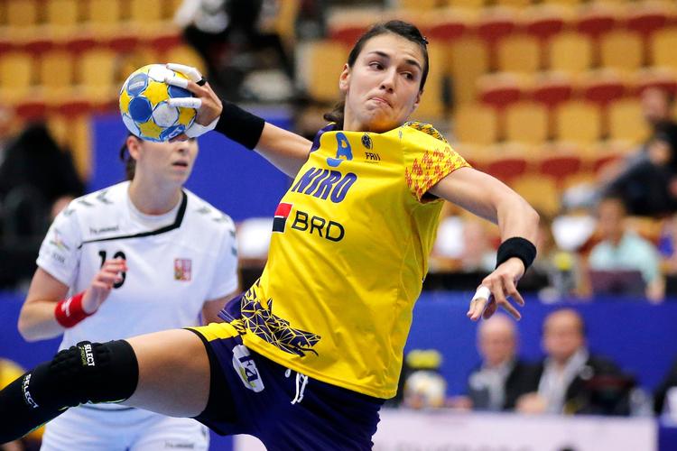 EM-topscorer Cristina Neagu har scoret 43 gange i sine første 5 kampe ved EM. I morgen er det de danske kvinders tur til at møde stjernen fra Rumænien.  