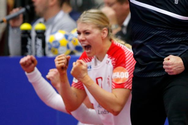 Danmarks Kathrine Heindahl og Landstræner Klavs Bruun Jørgensen jubler. 