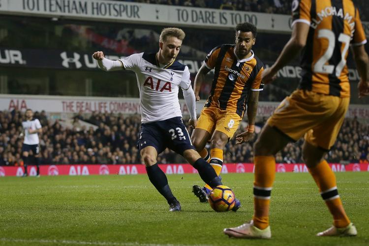 Christian Eriksen scorer onsdag aften hjemme på White Hart Lane for Tottenham mod Hull City. 